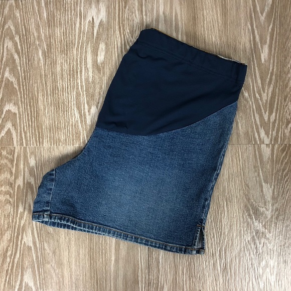 Old Navy Shorts Nwot Old Navy Maternity Jean Shorts Poshmark